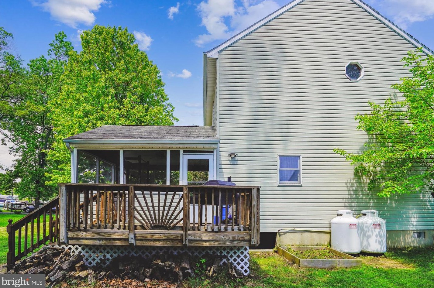 1213 Grove Ave, Shady Side MD  20764-9538 exterior