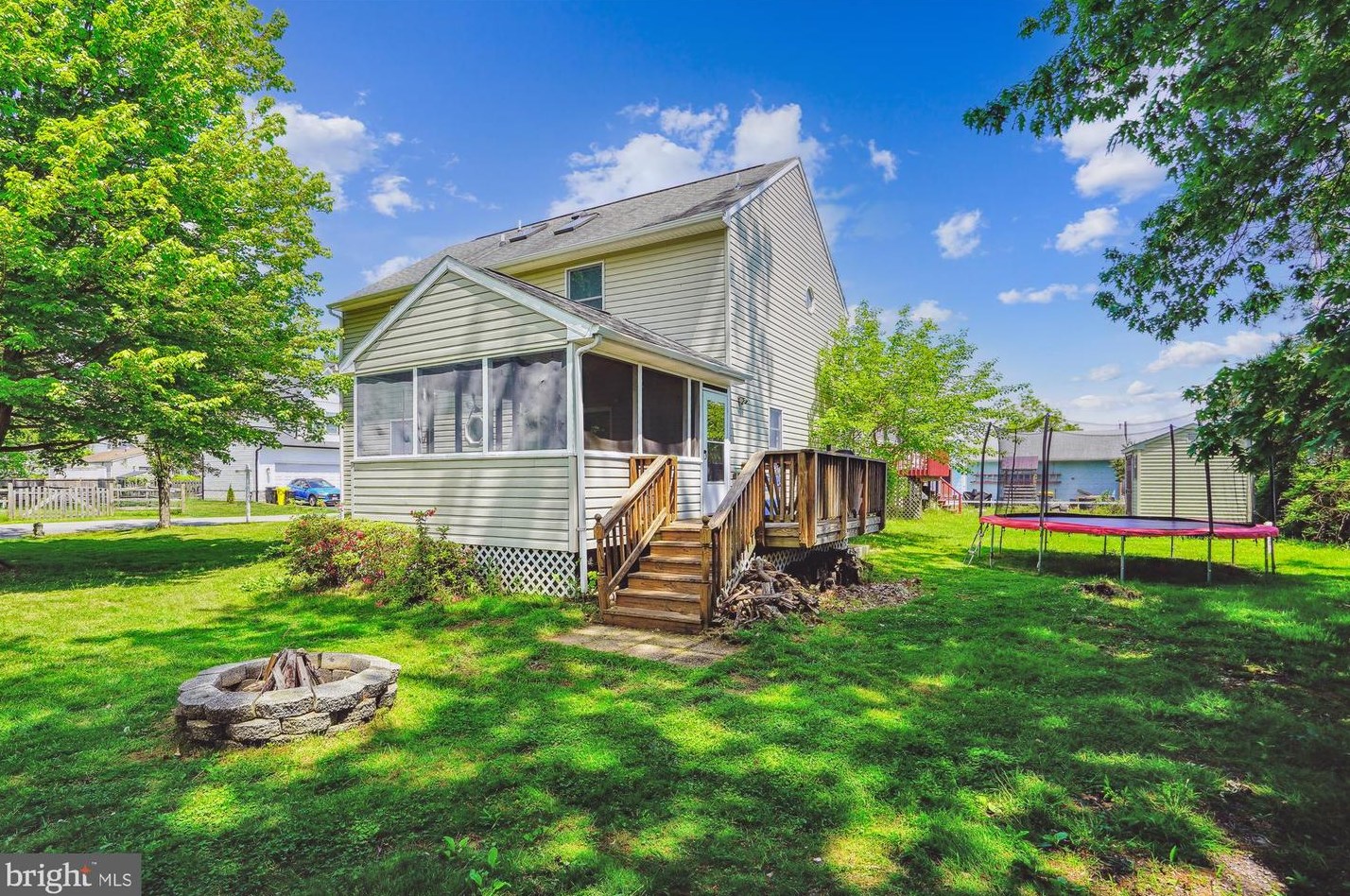 1213 Grove Ave, Shady Side MD  20764-9538 exterior