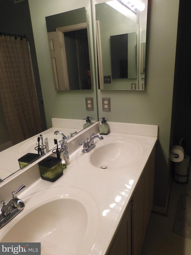 2307 Kezey Ct, Crofton MD 21114-3234 exterior