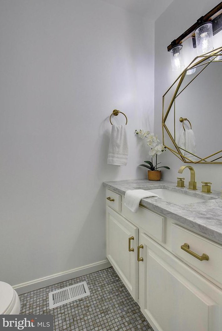 6439 Meadowlark Dr, Dunkirk MD  20754-2502 exterior