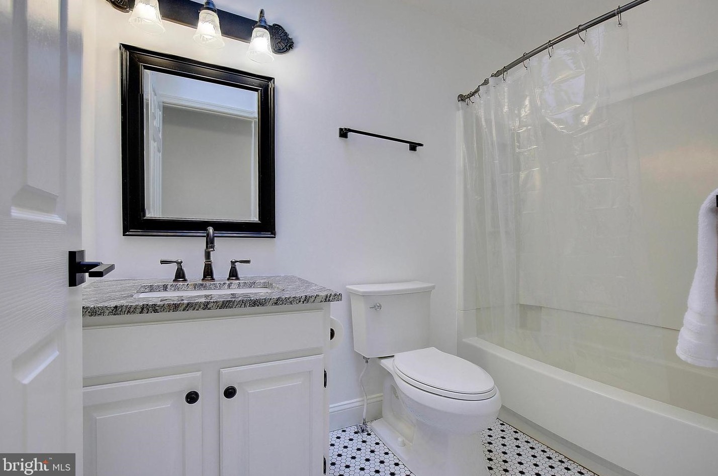 6439 Meadowlark Dr, Dunkirk MD  20754-2502 exterior