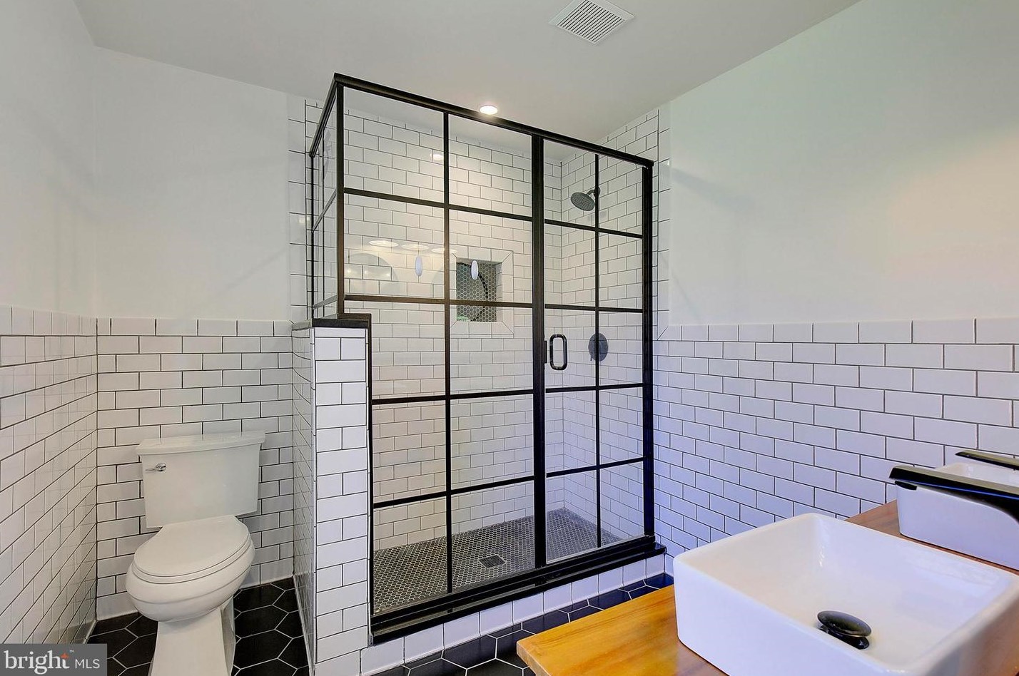 6439 Meadowlark Dr, Dunkirk MD  20754-2502 exterior