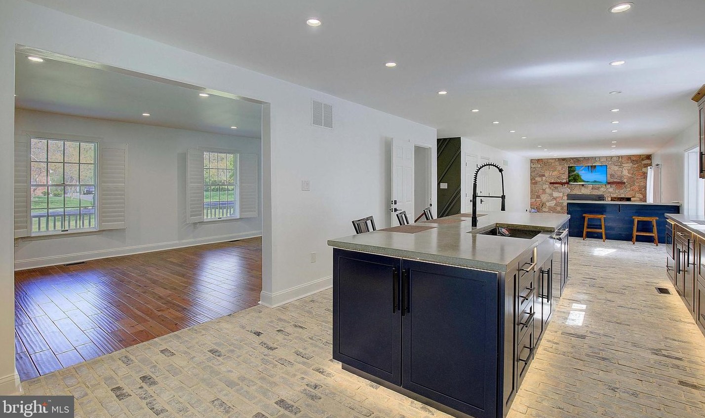 6439 Meadowlark Dr, Dunkirk MD  20754-2502 exterior