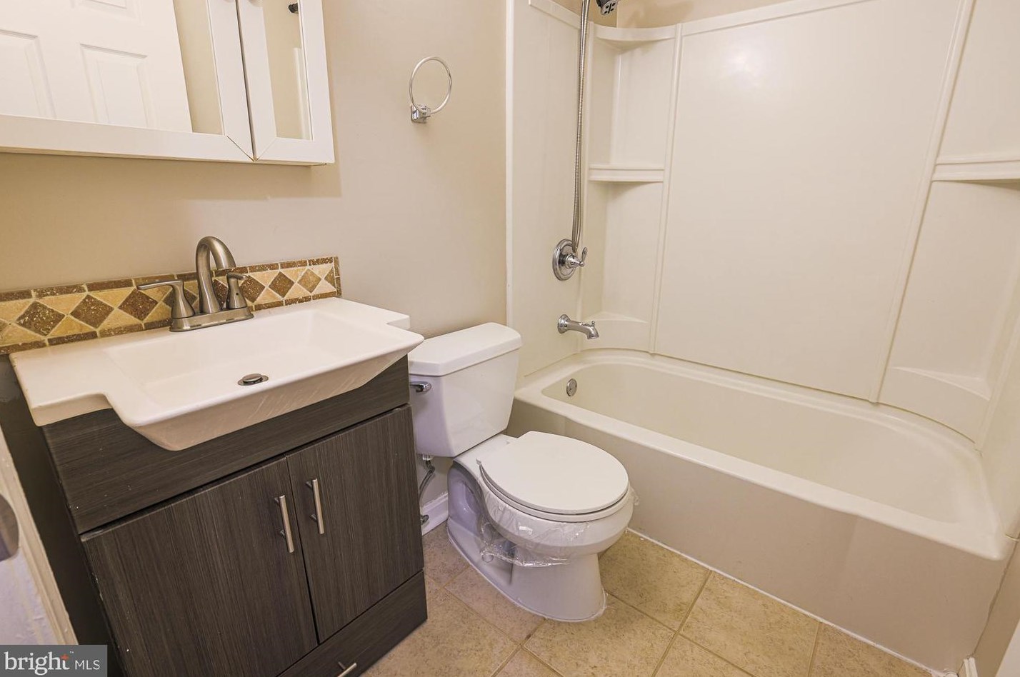 1521 Lochaber Ct, Glen Burnie MD 21061-2189 exterior