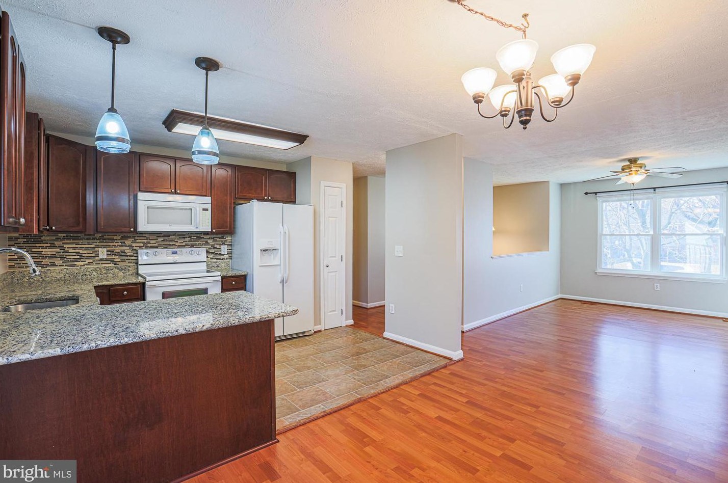 1521 Lochaber Ct, Glen Burnie MD 21061-2189 exterior