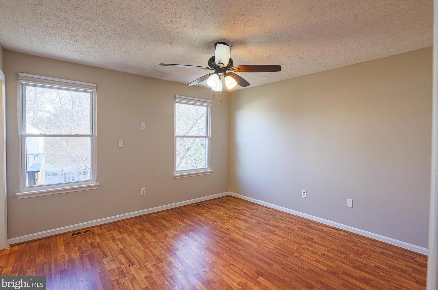 1521 Lochaber Ct, Glen Burnie MD 21061-2189 exterior