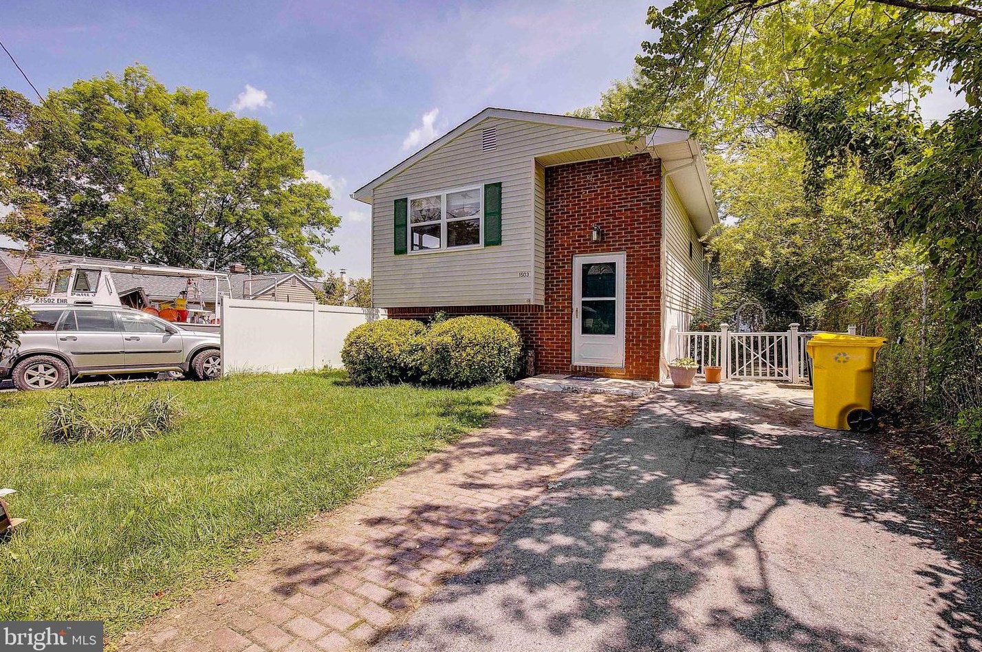 1503 Grange Rd, Edgewater, MD 21037-2122