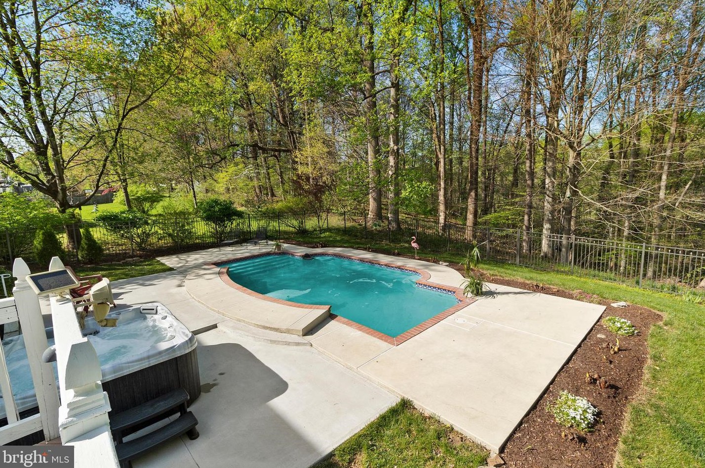 2404 Heather Stone Dr, Gambrills MD  21054-1640 exterior