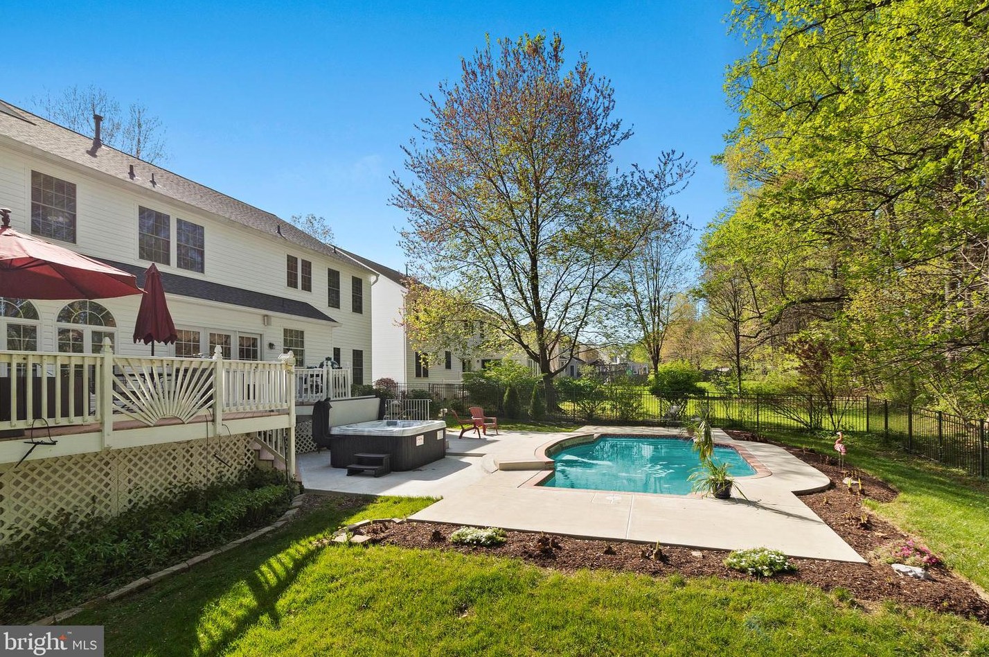2404 Heather Stone Dr, Gambrills MD  21054-1640 exterior