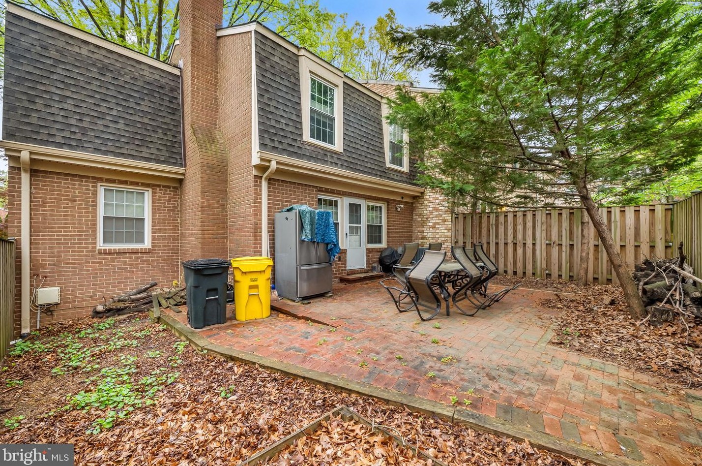 1684 Albermarle Dr, Crofton MD 21114-2015 exterior