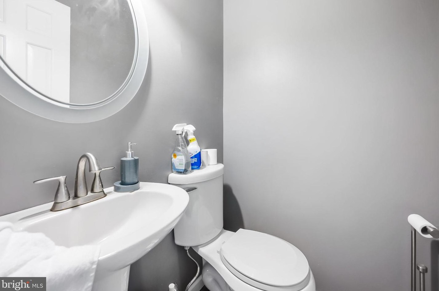 1684 Albermarle Dr, Crofton MD 21114-2015 exterior