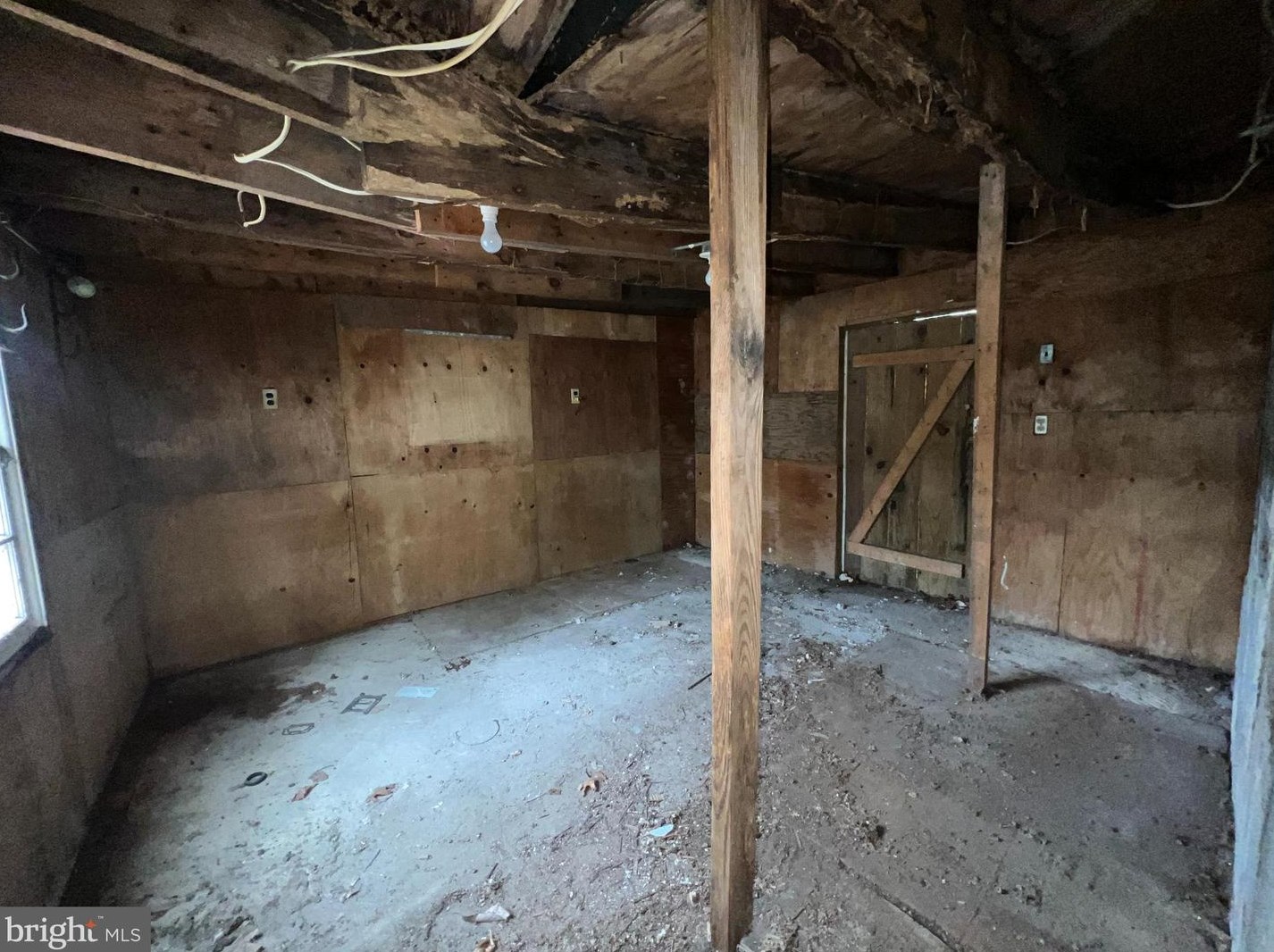 1834 Cedar Dr, Severn MD 21144-1004 exterior