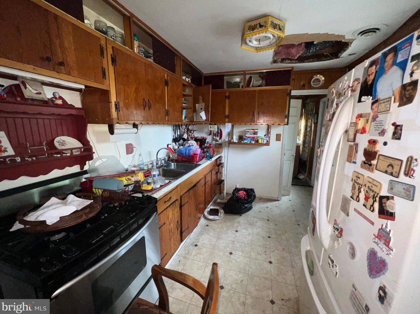 1834 Cedar Dr, Severn MD 21144-1004 exterior