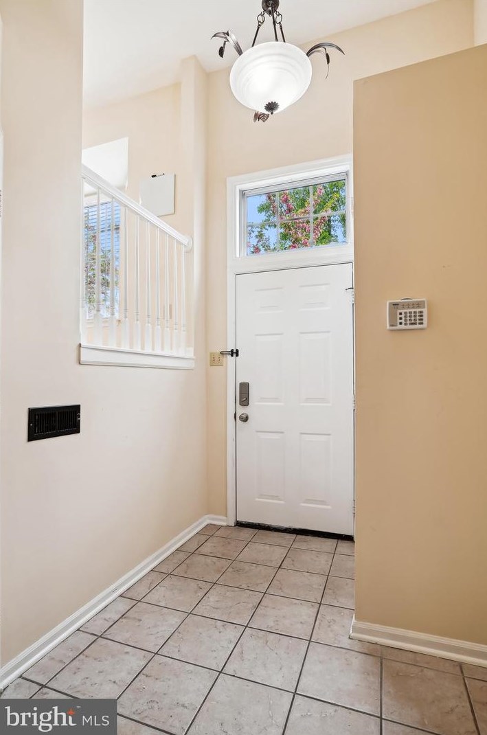 7884 Seaside Ct, Baltimore, MD 21226