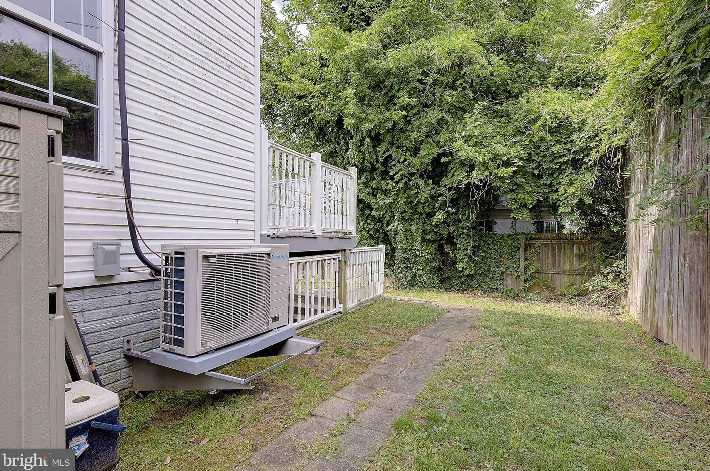 8210 Fort Smallwood Rd, Baltimore MD  21226-1918 exterior