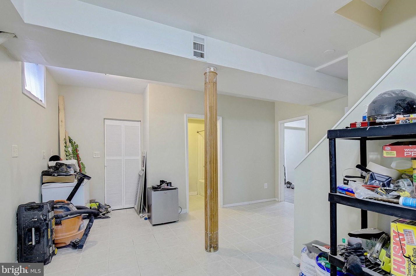 8210 Fort Smallwood Rd, Baltimore MD  21226-1918 exterior