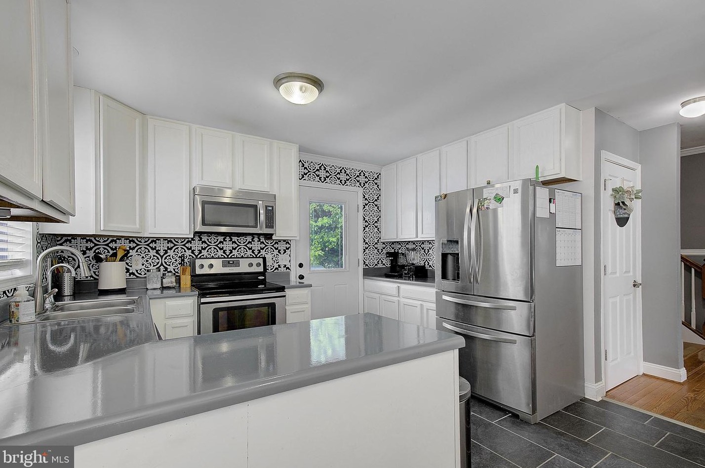 8210 Fort Smallwood Rd, Baltimore MD  21226-1918 exterior