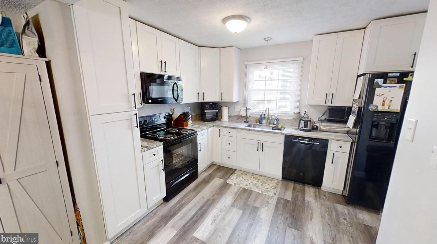 2076 Lake Grove Ln, Crofton, MD 21114