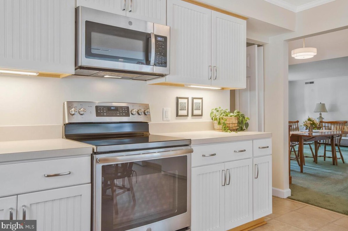 1456 Harwell Ave, Crofton MD 21114-2107 exterior