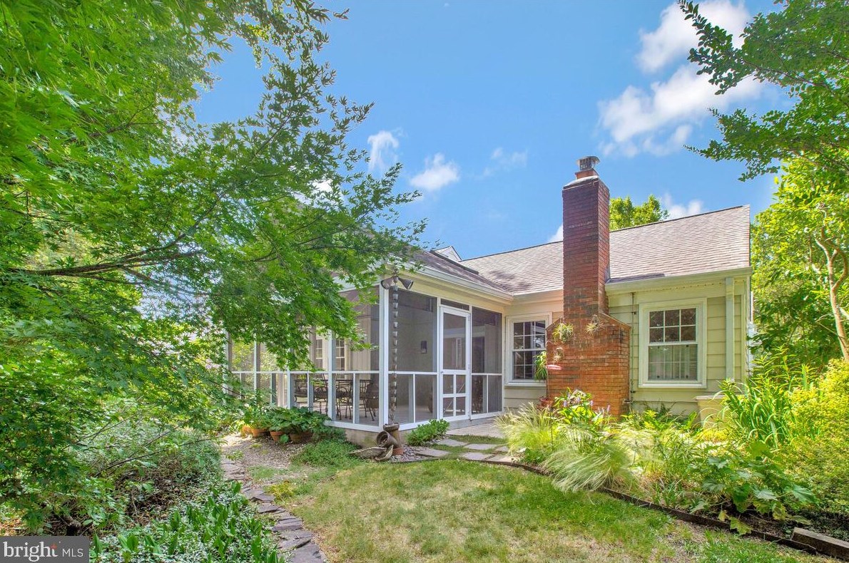 1456 Harwell Ave, Crofton MD 21114-2107 exterior