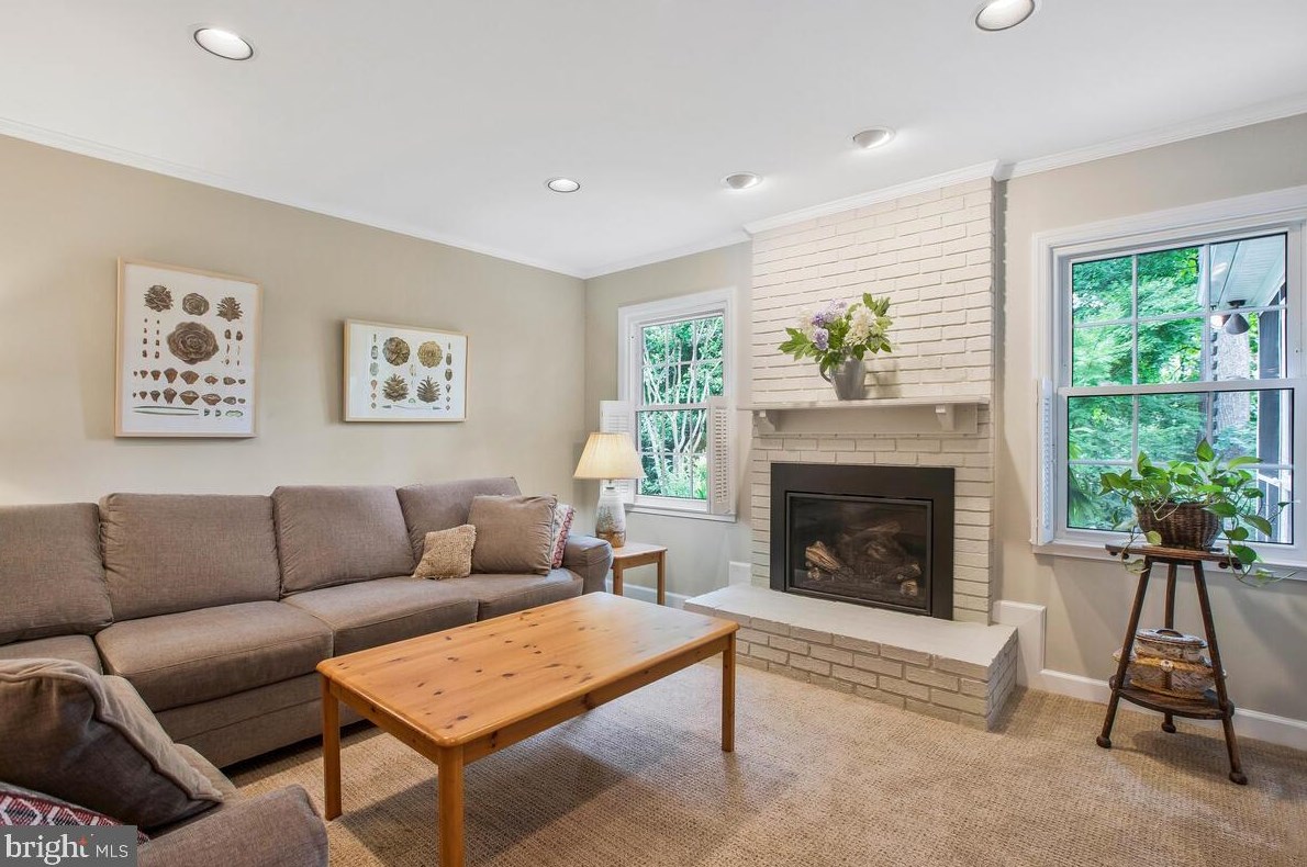 1456 Harwell Ave, Crofton MD 21114-2107 exterior