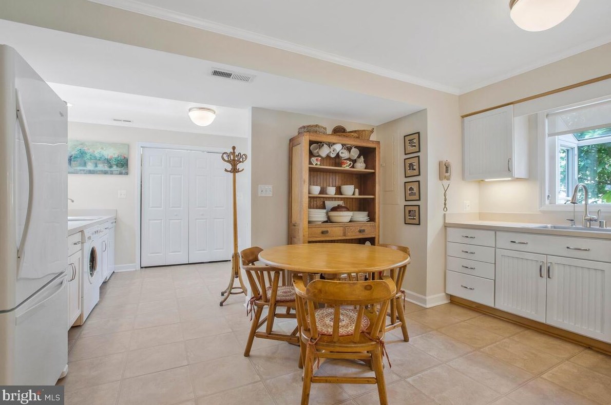 1456 Harwell Ave, Crofton MD 21114-2107 exterior