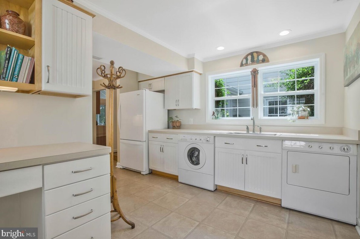 1456 Harwell Ave, Crofton MD 21114-2107 exterior