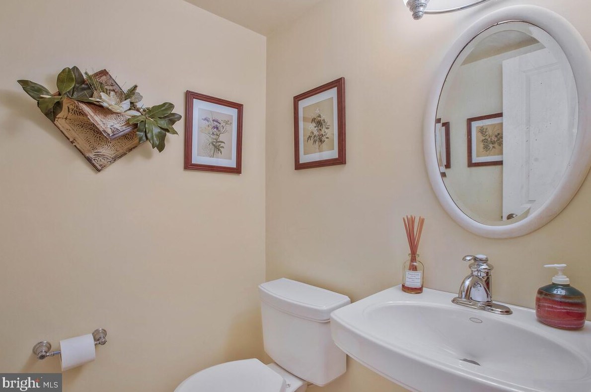 1456 Harwell Ave, Crofton MD 21114-2107 exterior