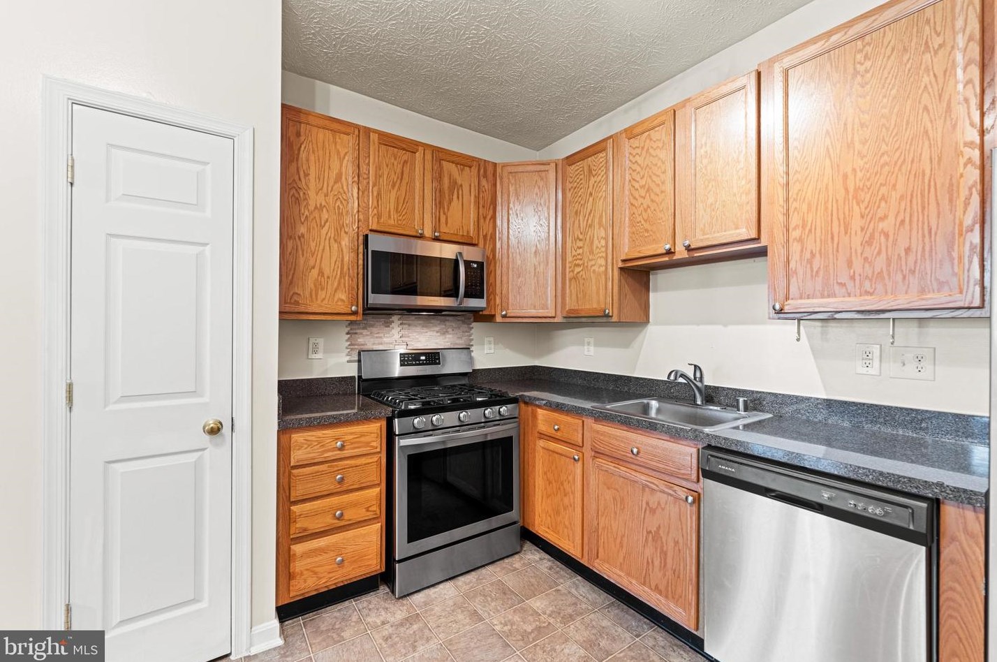 1717 Barnett Ct, Severn MD 21144-4413 exterior