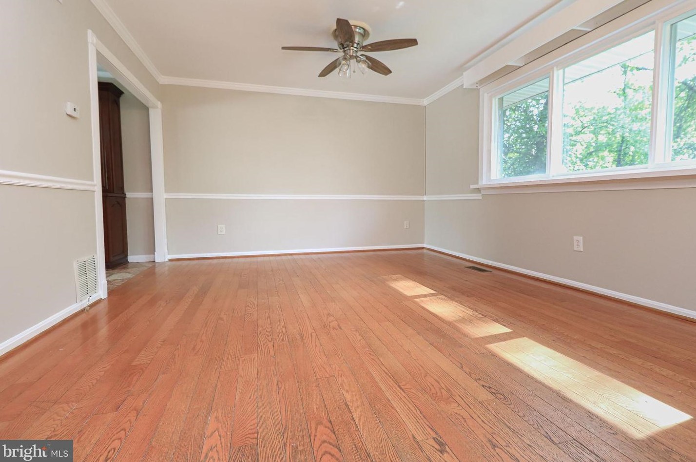 480 Nolcrest Rd, Glen Burnie, MD 21061