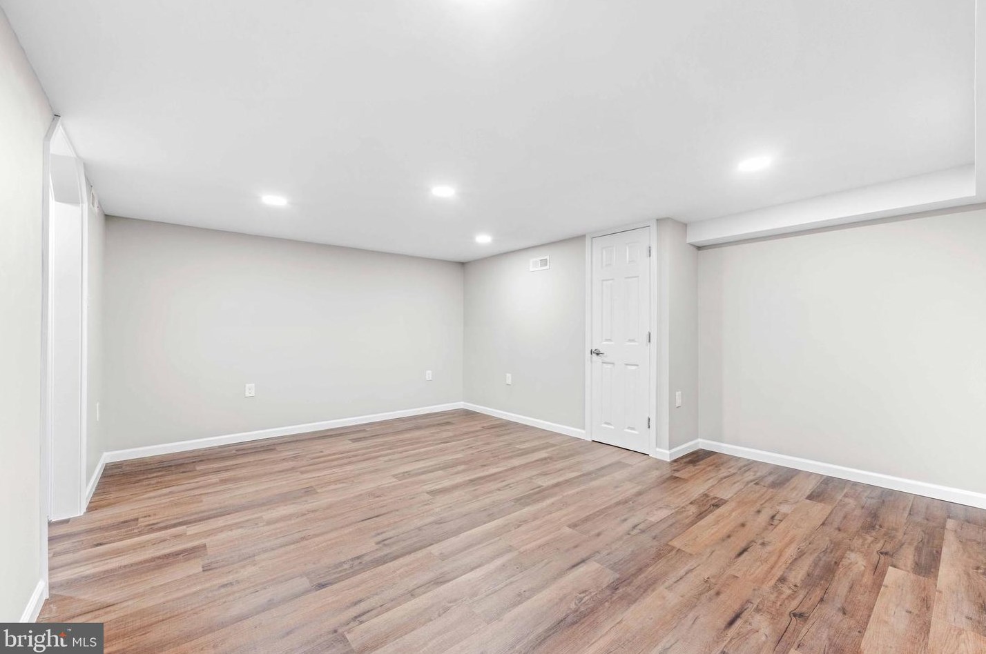 1053 Cayer Dr, Glen Burnie MD 21061-4100 exterior