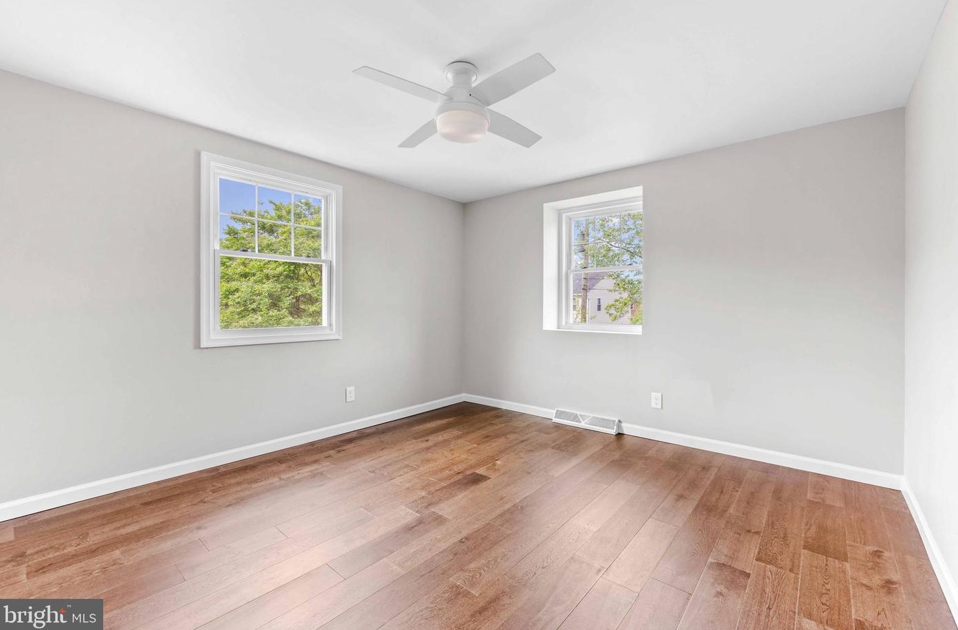 1053 Cayer Dr, Glen Burnie MD 21061-4100 exterior