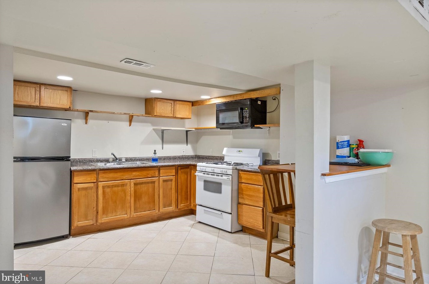 221 Audrey Ave, Baltimore MD  21225-2820 exterior