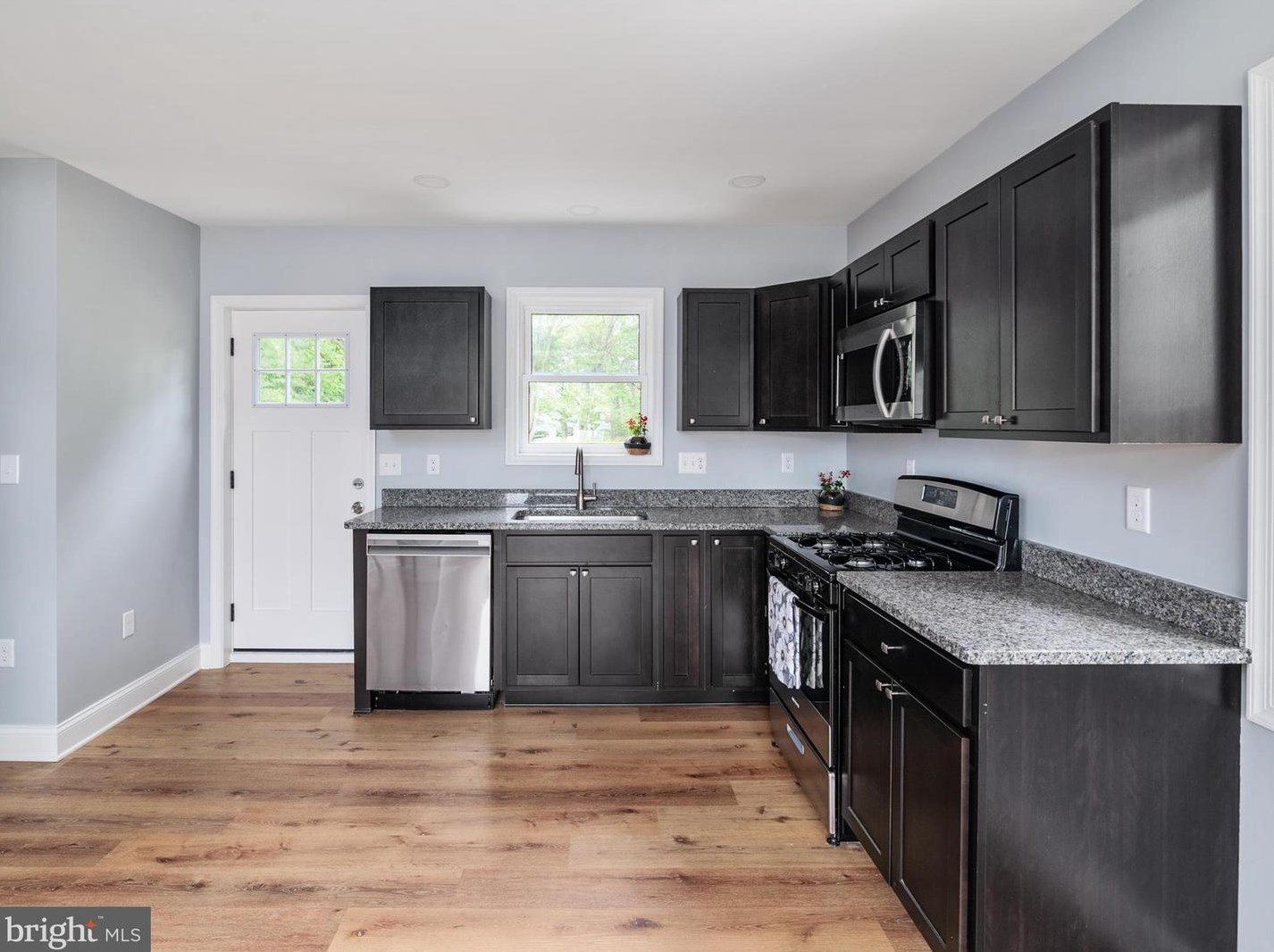 112 6 Ave, Glen Burnie MD 21060-6826 exterior