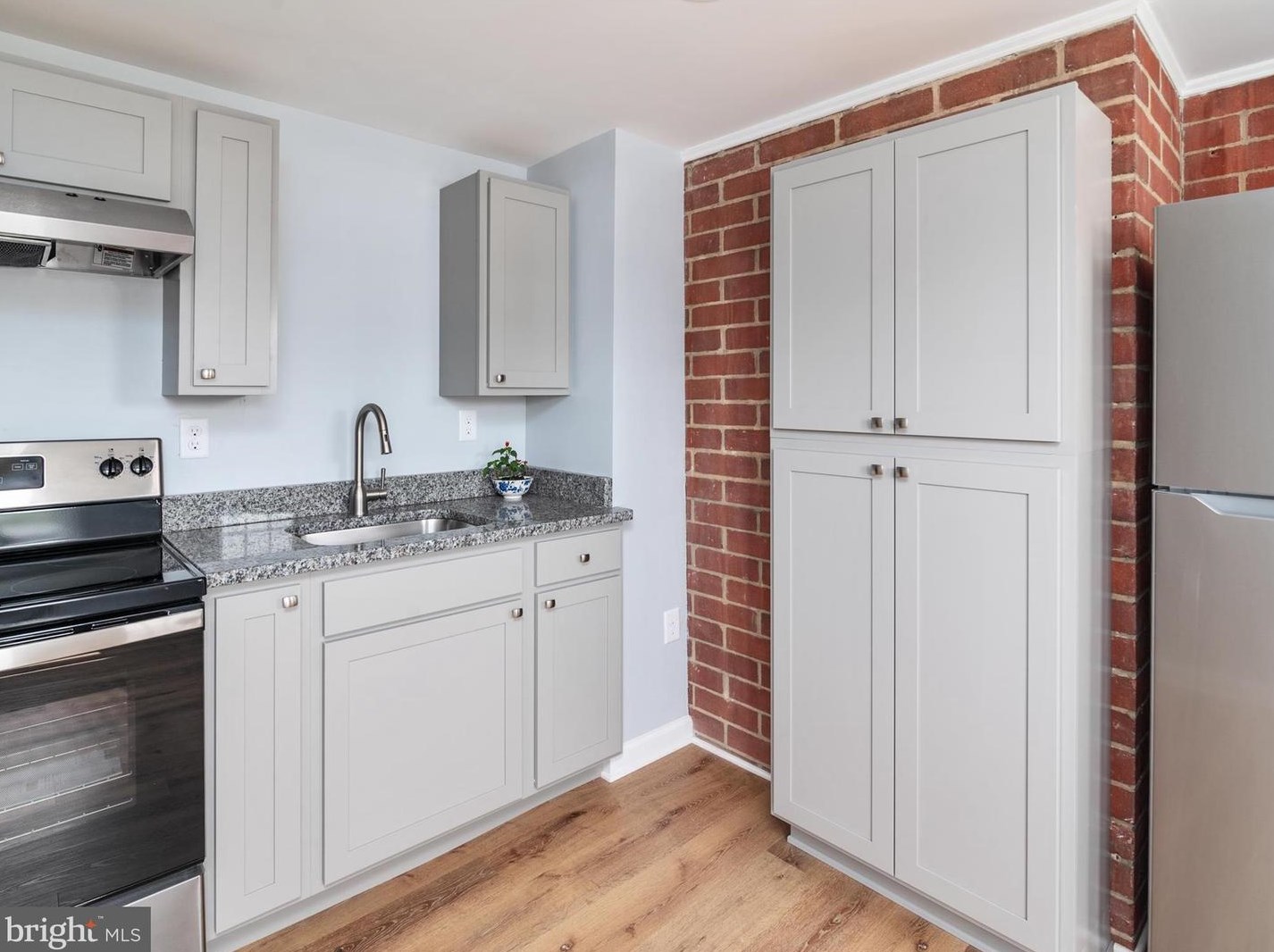 112 6 Ave, Glen Burnie MD 21060-6826 exterior