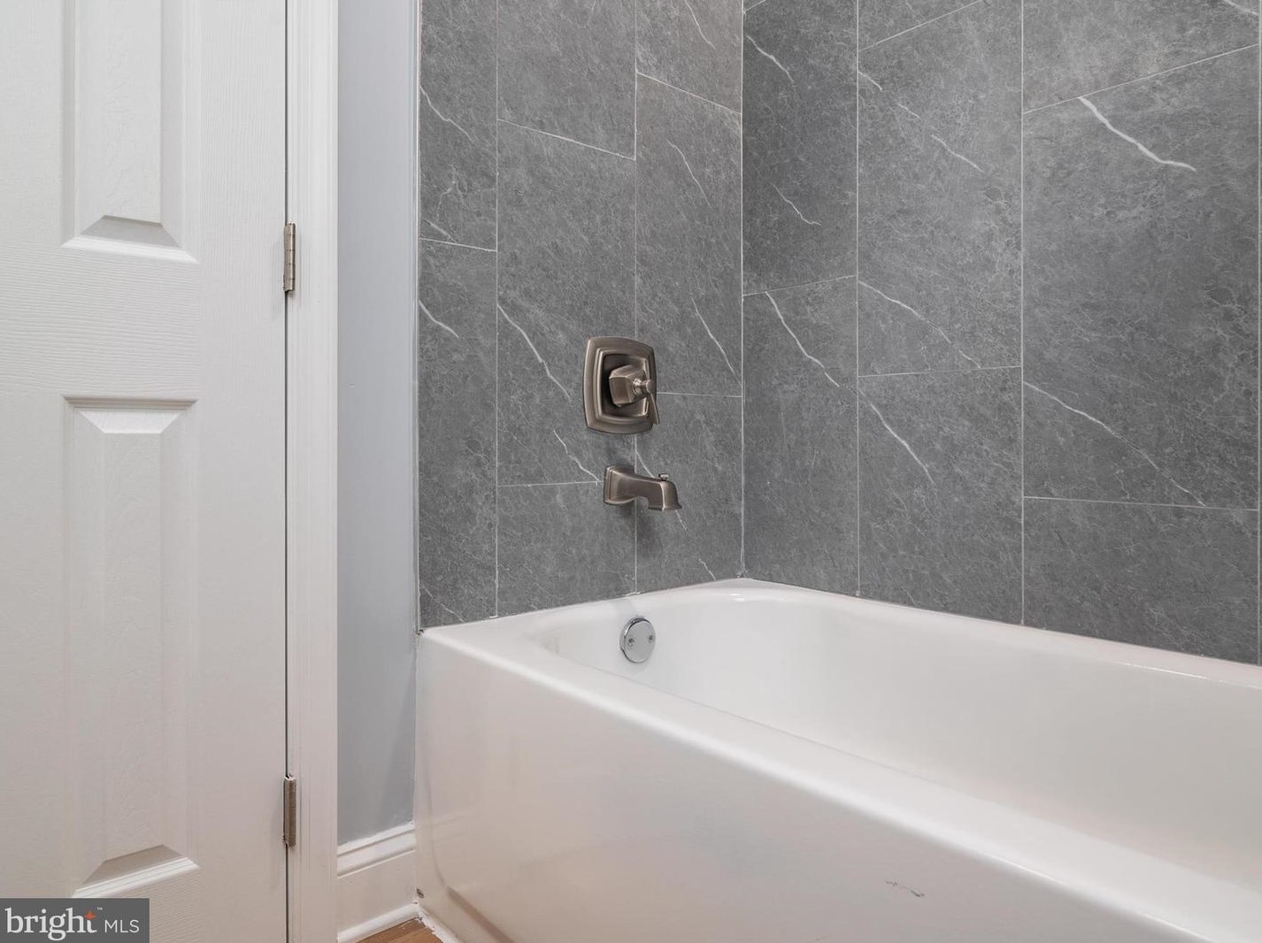 112 6 Ave, Glen Burnie MD 21060-6826 exterior