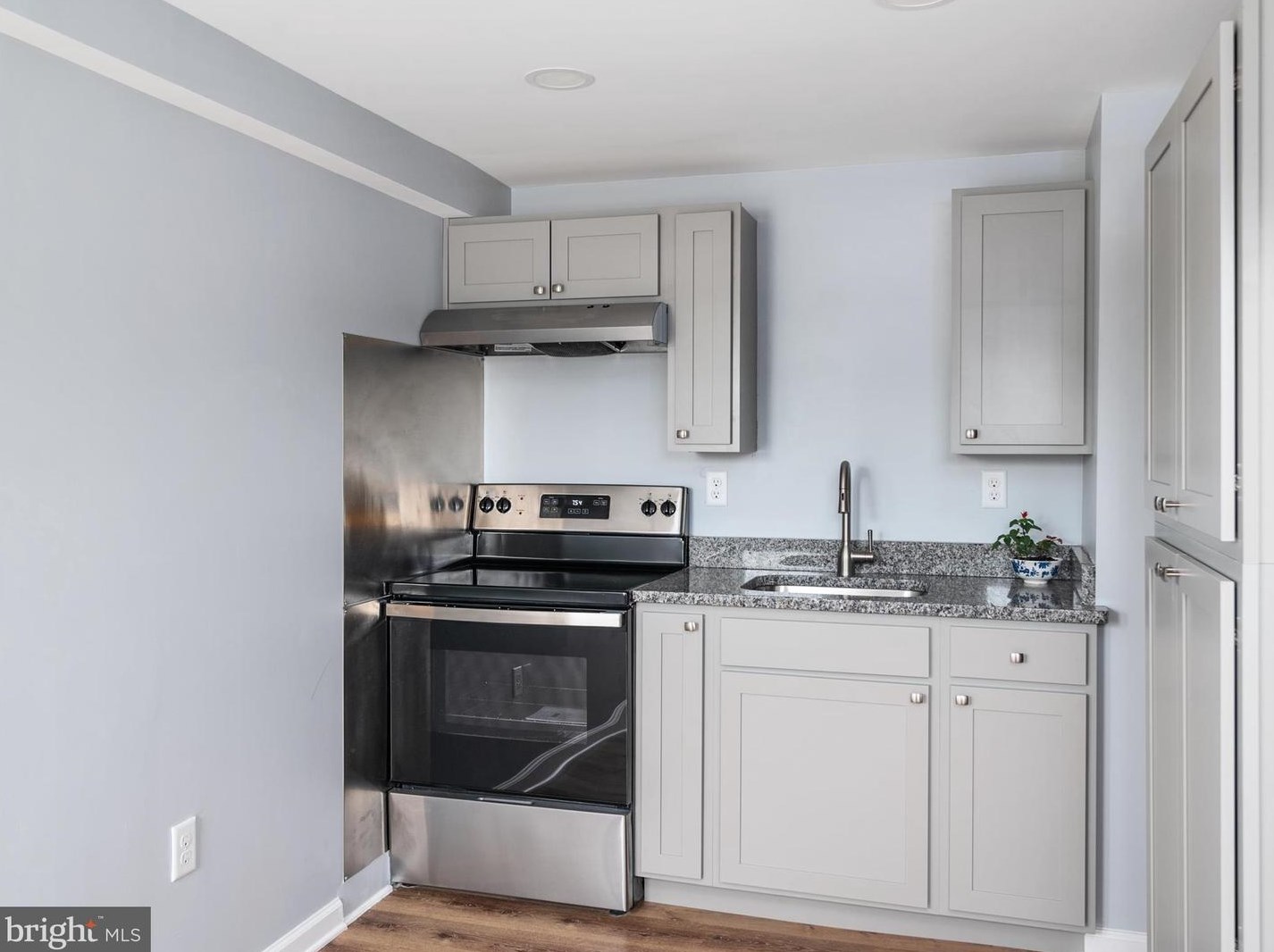 112 6 Ave, Glen Burnie MD 21060-6826 exterior