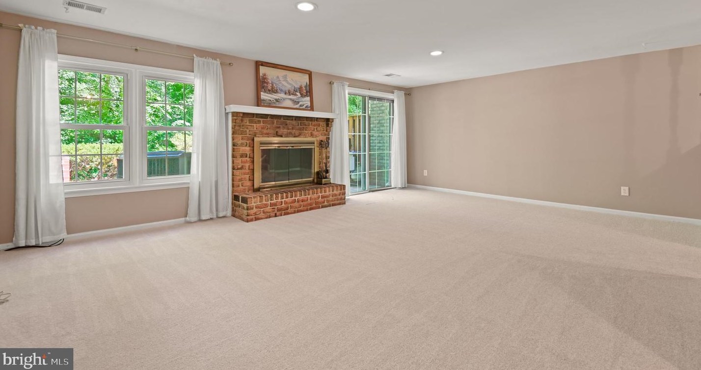 1176 Jeffrey Dr, Crofton MD 21114-1316 exterior