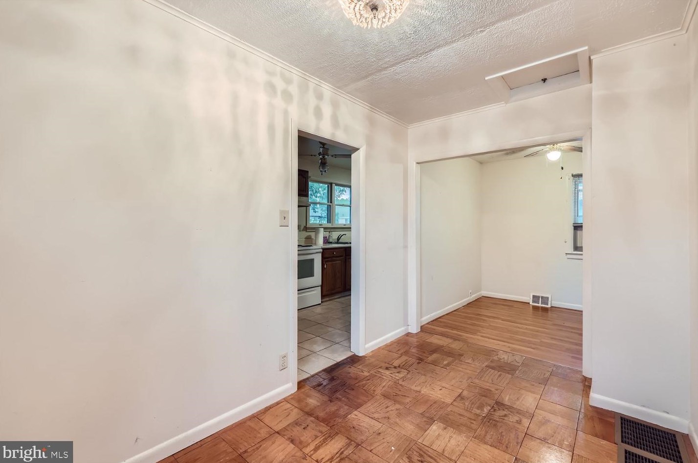 7922 End Dr, Baltimore MD 21226-2107 exterior