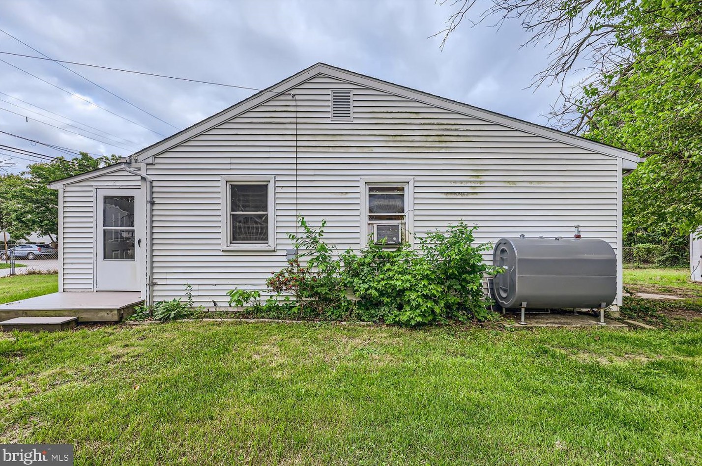 7922 End Dr, Baltimore MD 21226-2107 exterior