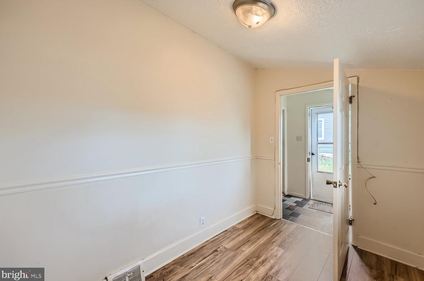 7922 End Dr, Baltimore MD 21226-2107 exterior