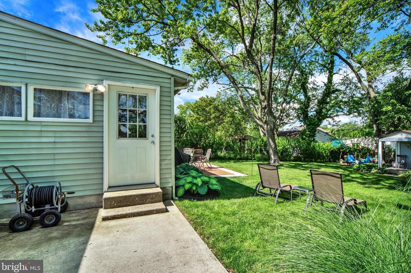 106 Dorchester Rd, Glen Burnie MD 21060-6911 exterior