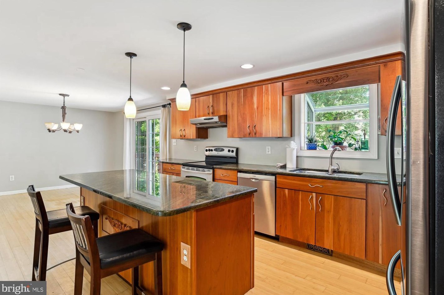 211 Newport Dr, Severna Park, MD 21146