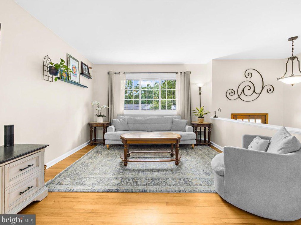 1823 Cedar Dr, Severn MD 21144-1005 exterior