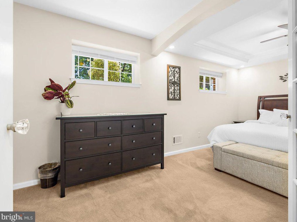 1823 Cedar Dr, Severn MD 21144-1005 exterior