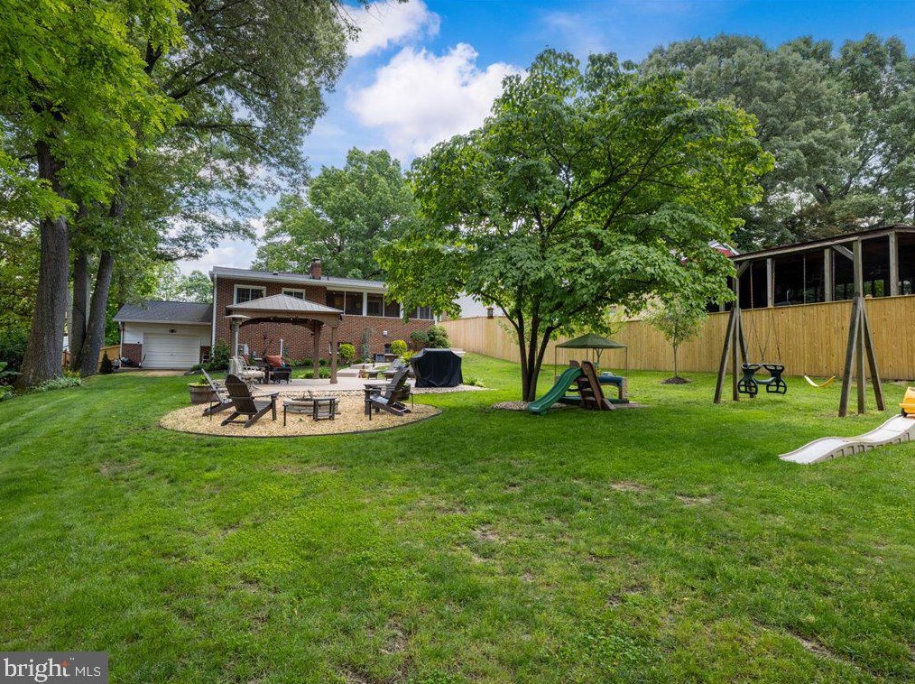 1823 Cedar Dr, Severn MD 21144-1005 exterior