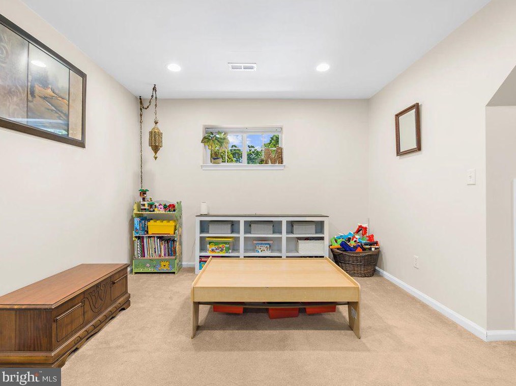 1823 Cedar Dr, Severn MD 21144-1005 exterior