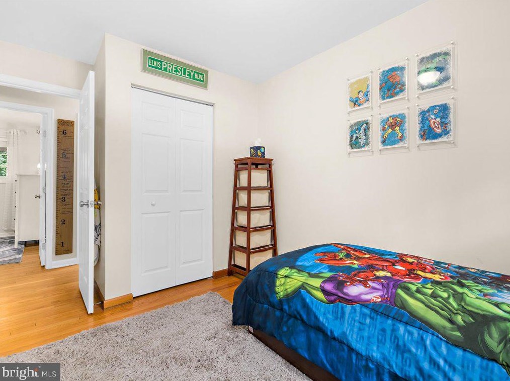 1823 Cedar Dr, Severn MD 21144-1005 exterior