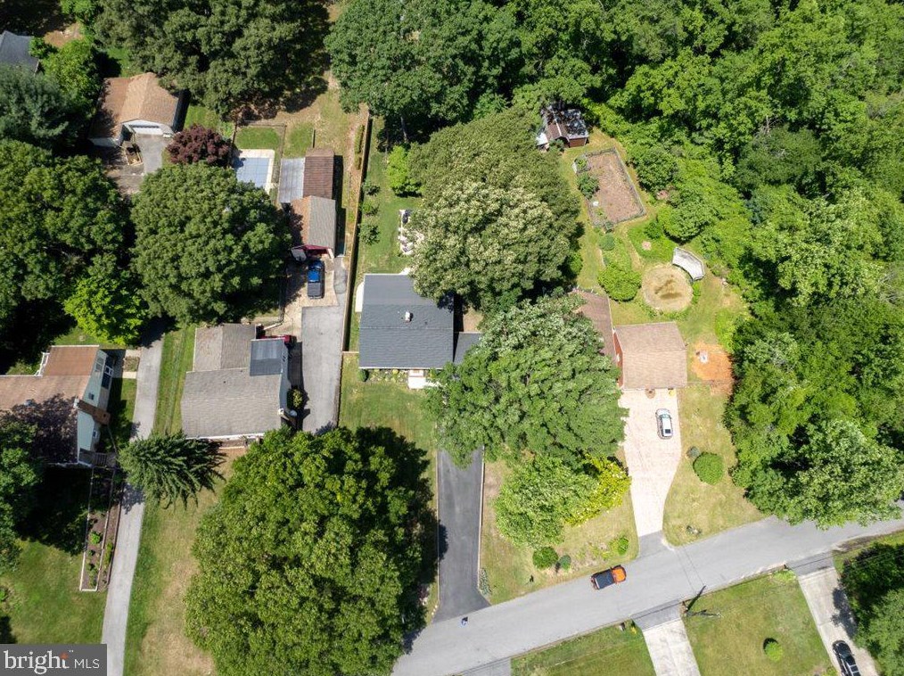 1823 Cedar Dr, Severn MD 21144-1005 exterior