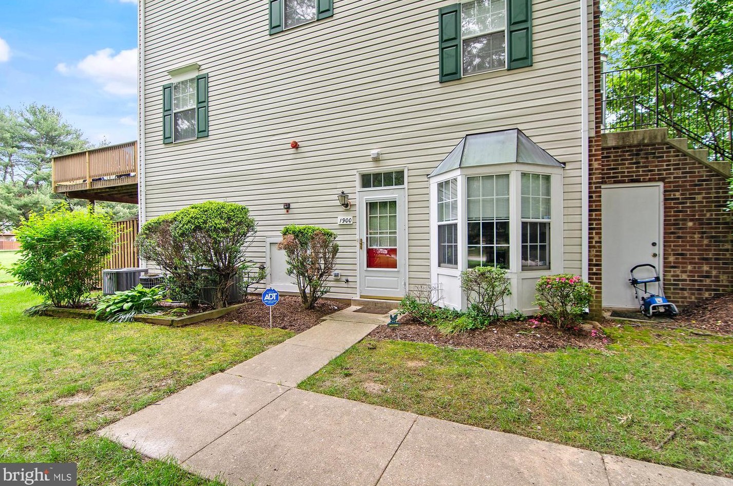 1900 Pawlet Dr, Crofton, MD 21114-1687